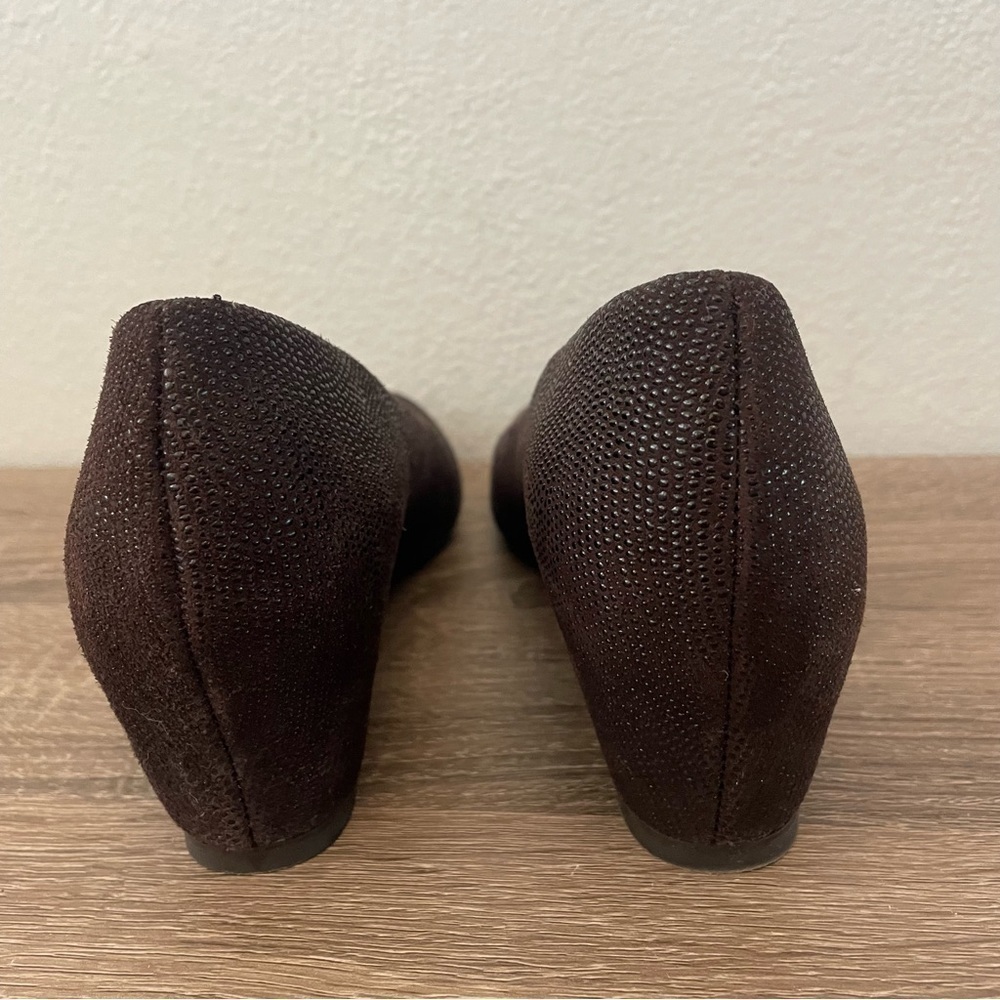 Stuart Weitzman Brown Sojourn Goosebump Wedge Pumps, Size 6.5N - Picture 5 of 9